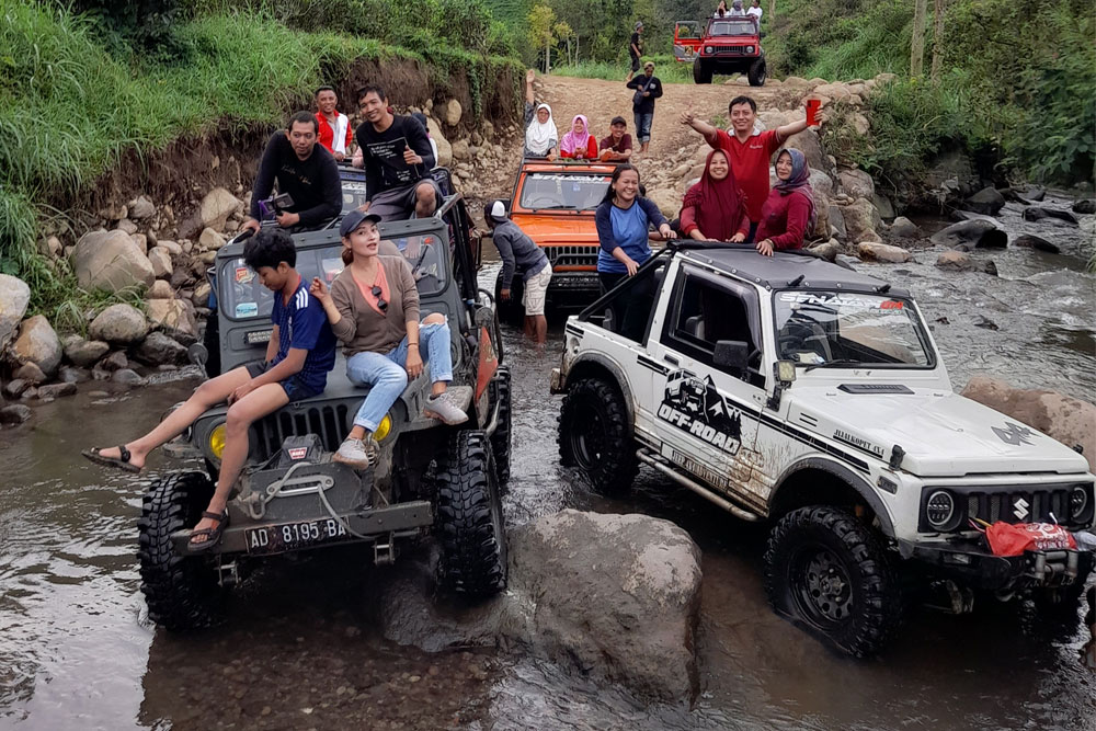 PAKET WISATA KEMUNING KARANGANYAR