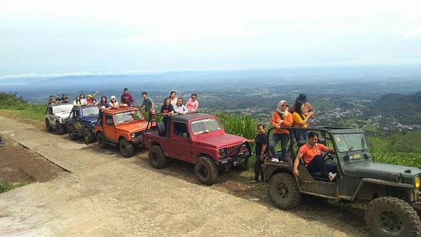 jeep wisata paralayang kemuning Ngargoyoso