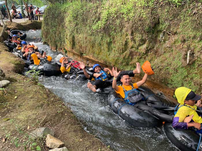 tubing kali pucung sdn Gambiran Yogyakarta Guru Karyawan