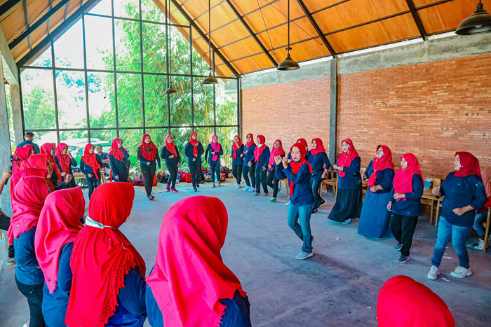 fun game mengikuti gerakan peserta