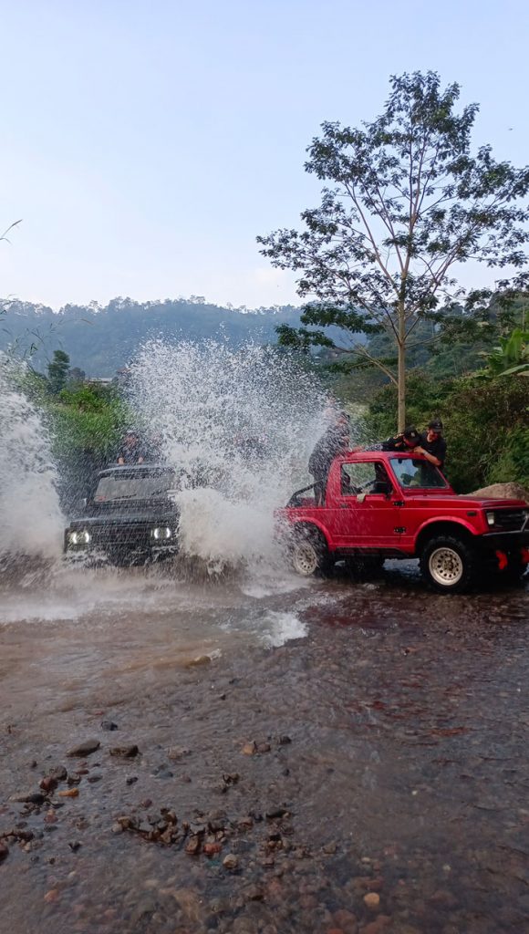 susur sungai jimber park kemuning jeep offroad adventure